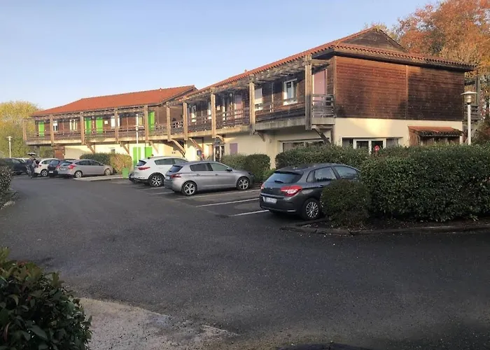 Les Terrasses Du Lac Piscine M65